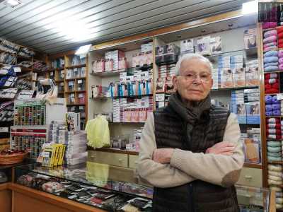 Entrando facciamo la conoscenza dell�86enne Nicolangelo...
